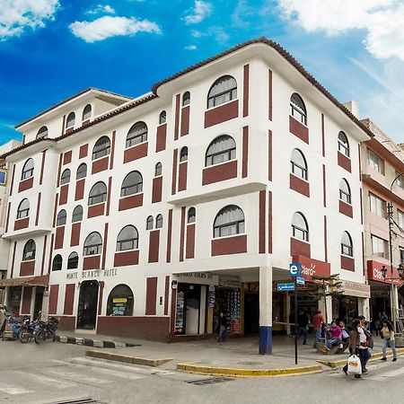 Monte Blanco Hotel Уарас Екстериор снимка